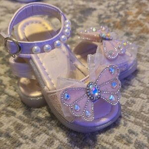 🔵Elegant Pink Kids Sandals with Butterfly Design Size 25 Or US 8/8.5 TODDLER